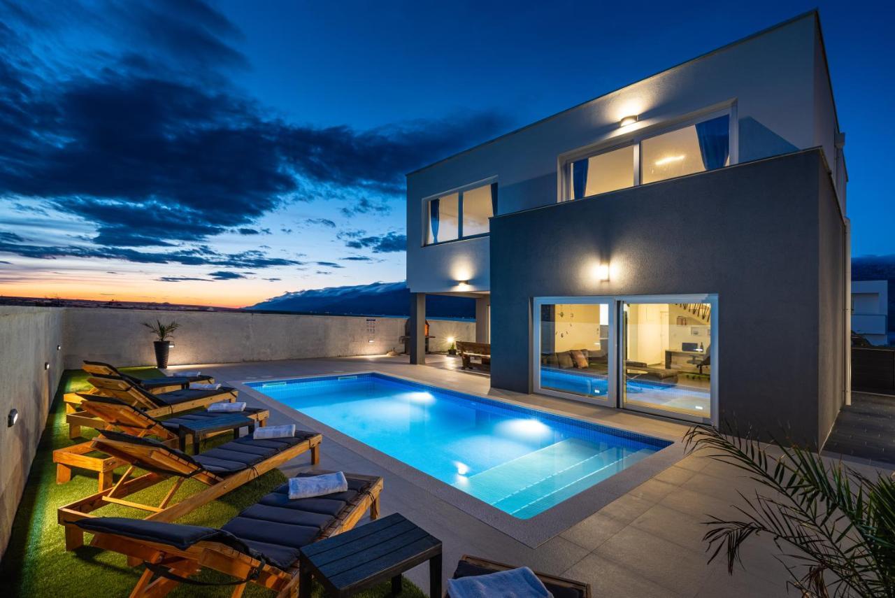 Luxury Noemi Villa Ražanac